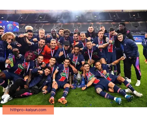 阿什拉夫在对阵皇马的比赛中展现出色状态，进球引发关注