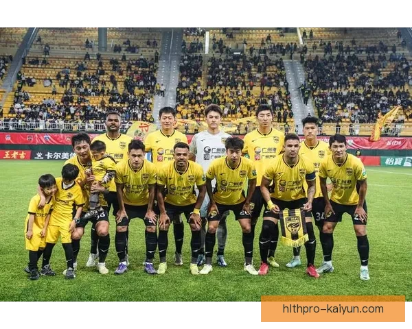 广州队在广州德比中展现实力，最新状态值得关注