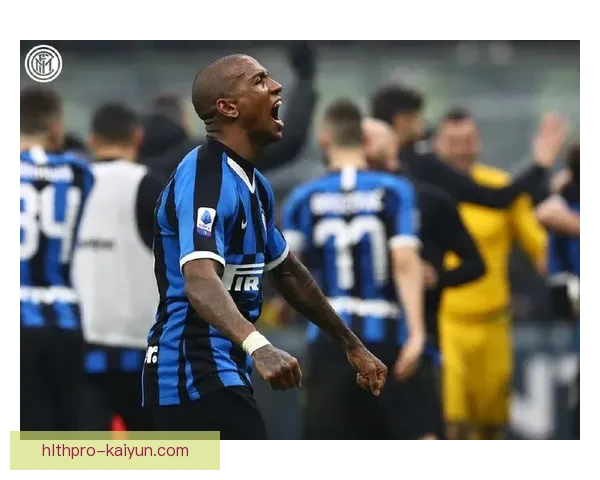 阿什利·扬比赛阅读能力持续提升，防守预判与组织表现稳健